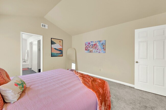 Building Photo - Reduced Rent: