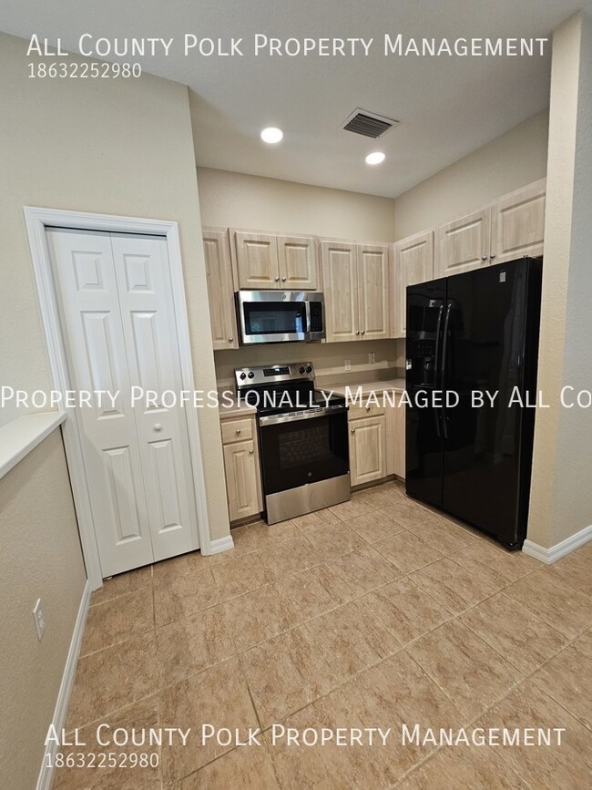 Building Photo - Show Stopper! 3/2 Grasslands Condo for Rent