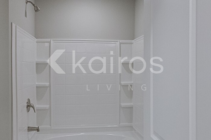 Building Photo - 13769 Pinyon Dr
