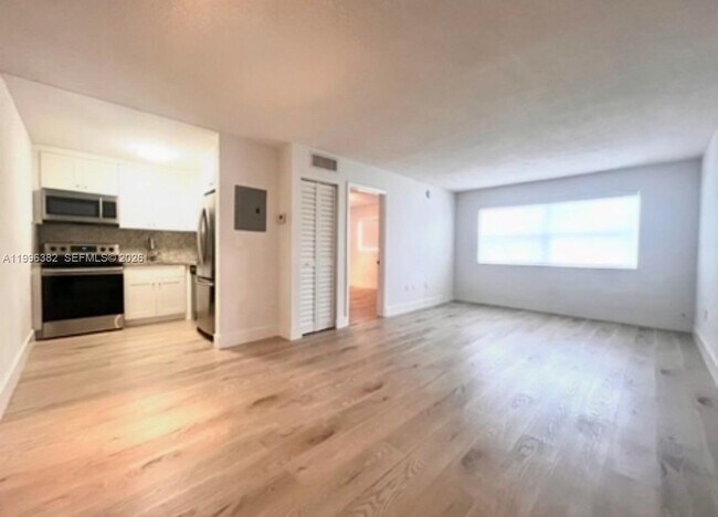 Building Photo - 444 SW 4th St