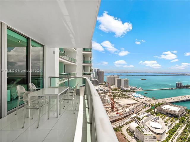 Building Photo - 900 Biscayne