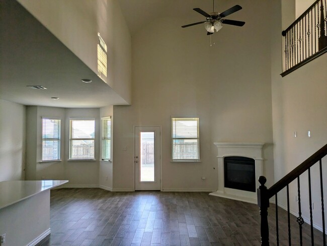 Primary Photo - Modern 4-Bedroom Home in Hawks Landing, Au...