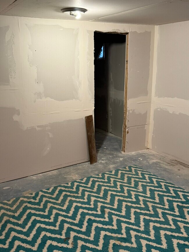 Building Photo - 1201 SW Garfield Ave