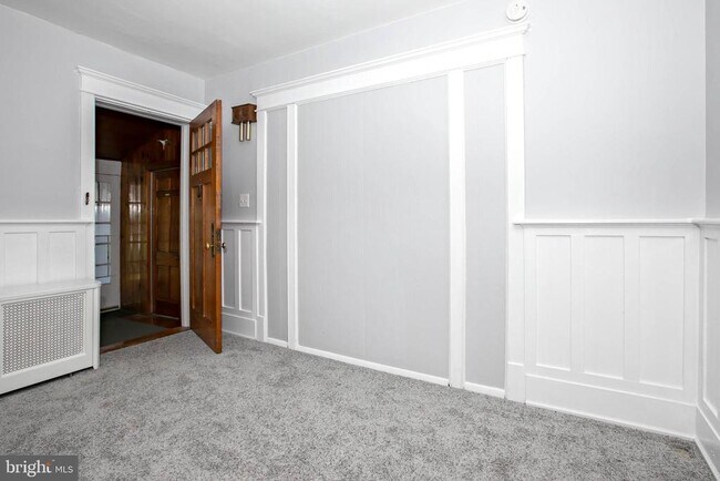 Building Photo - 20 E Merchant St