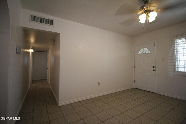 Building Photo - 2529 Jackson Ave