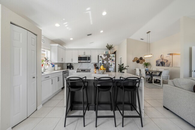 Building Photo - 3817 Miramontes Cir