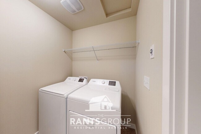 Building Photo - Leah's Landing