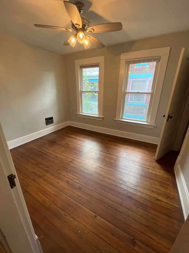 Building Photo - 337-339 Mithoff