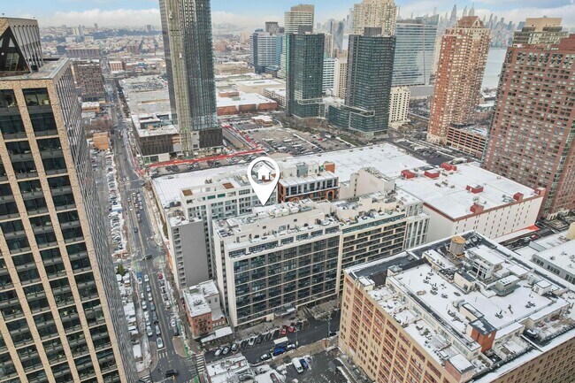 Building Photo - 160 1st St