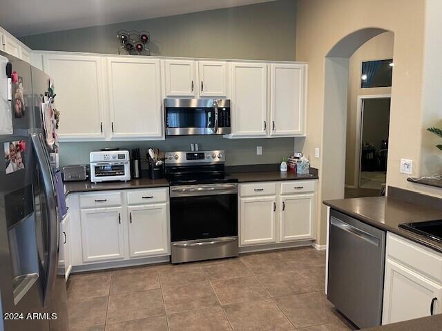 Building Photo - 722 W Canary Way