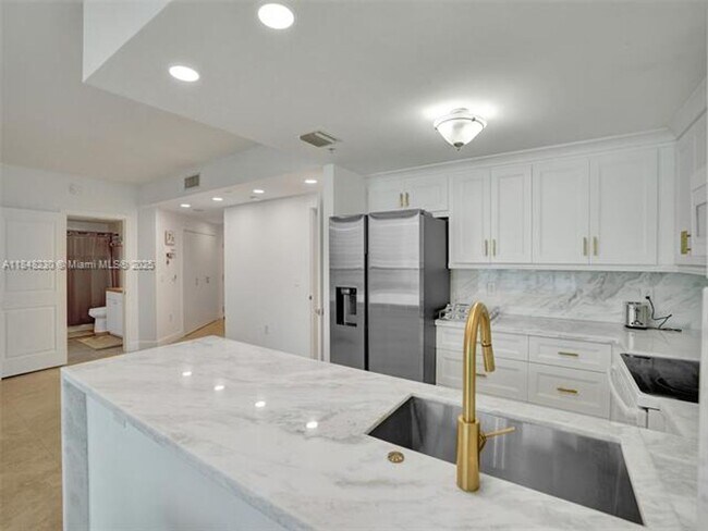 Building Photo - 1250 S Miami Ave