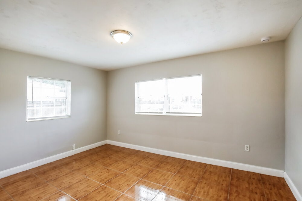 Building Photo - 3231 SW 67th Ave