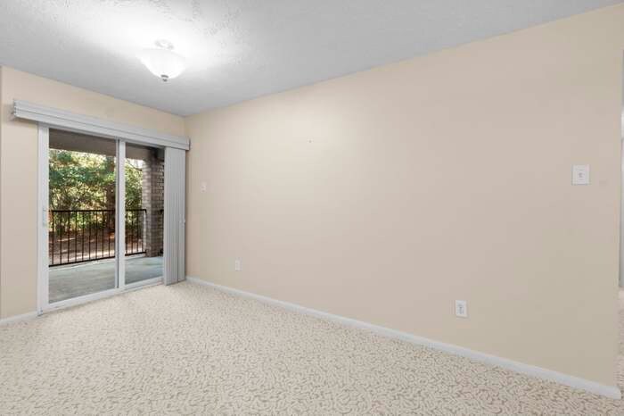 Building Photo - 8051 Bay Branch Dr