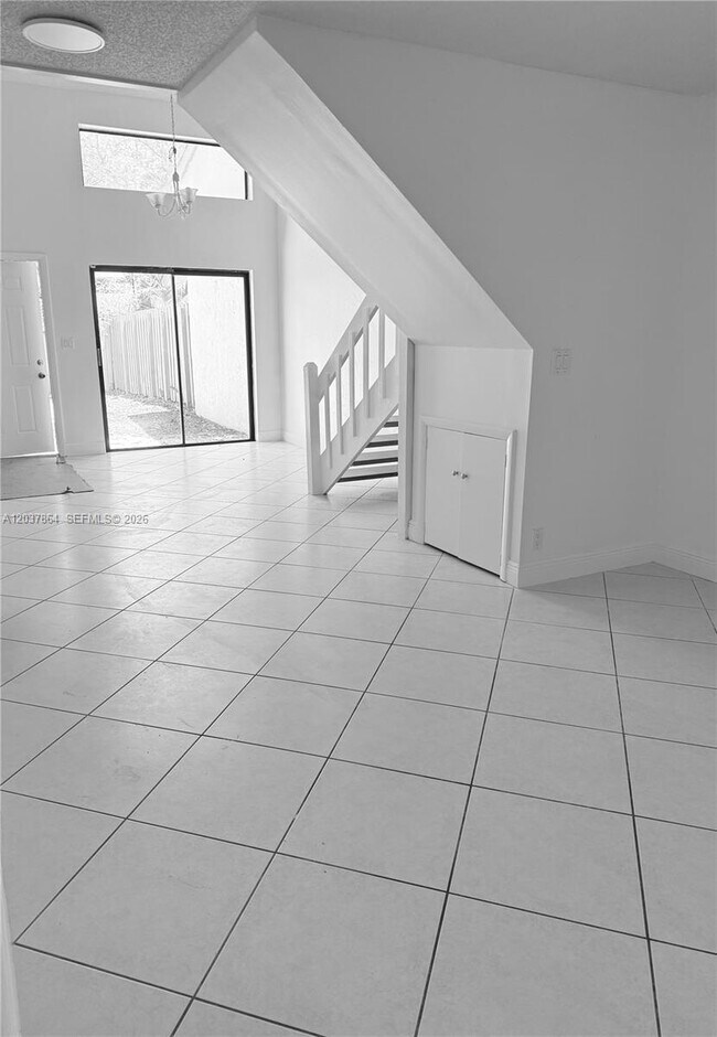Building Photo - 10532 SW 112th Ave