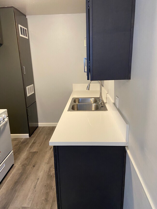 Building Photo - 12267 Magnolia Blvd