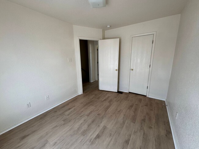 Building Photo - 3806 Gus Dr
