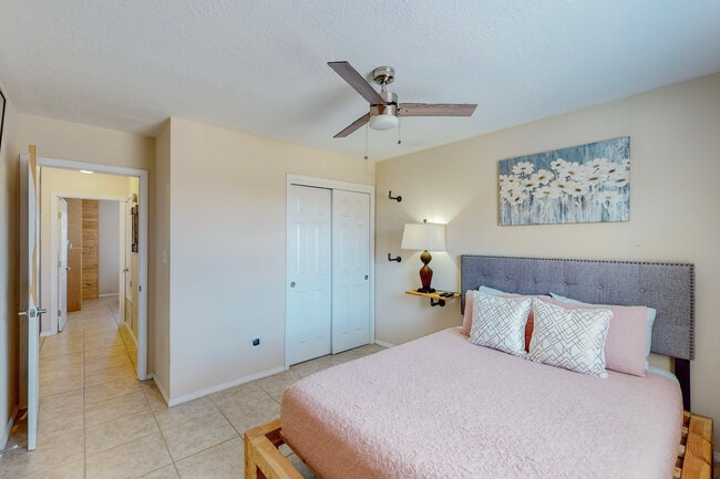 Building Photo - 3010 May Cir SE