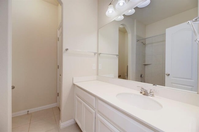 Building Photo - 753 Hot Spring Valley