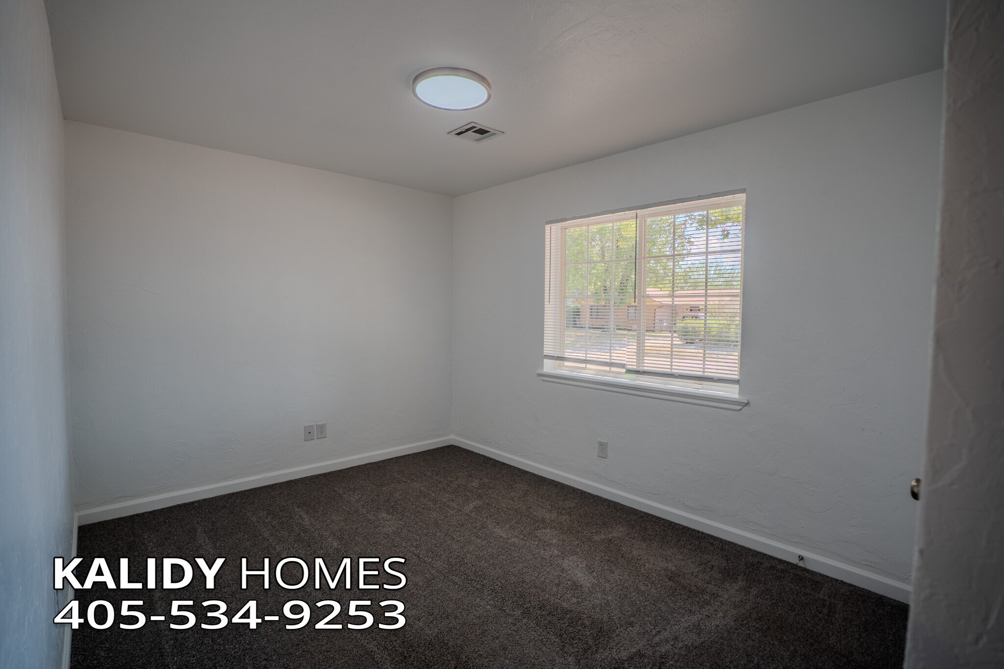 Building Photo - 413 Winding Ln