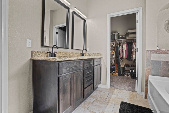 Building Photo - 3873 Loma Cortez Dr