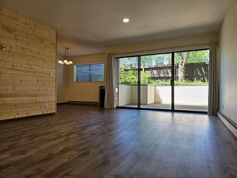 Building Photo - Greenwood North Apartments