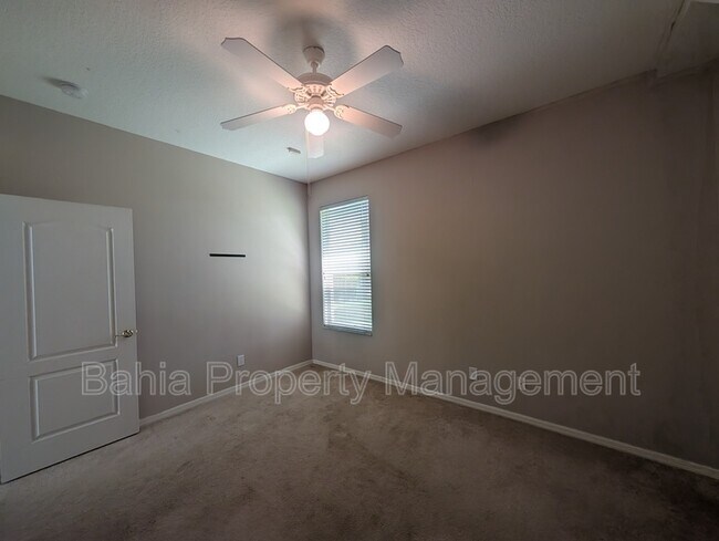 Building Photo - 10411 Riverburn Dr
