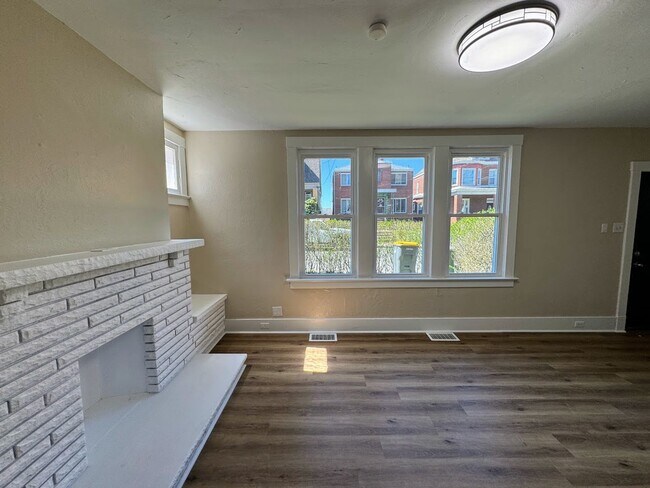 Building Photo - 1680 Potomac Ave