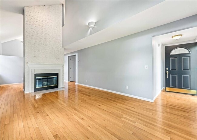 Building Photo - 24 Smith St