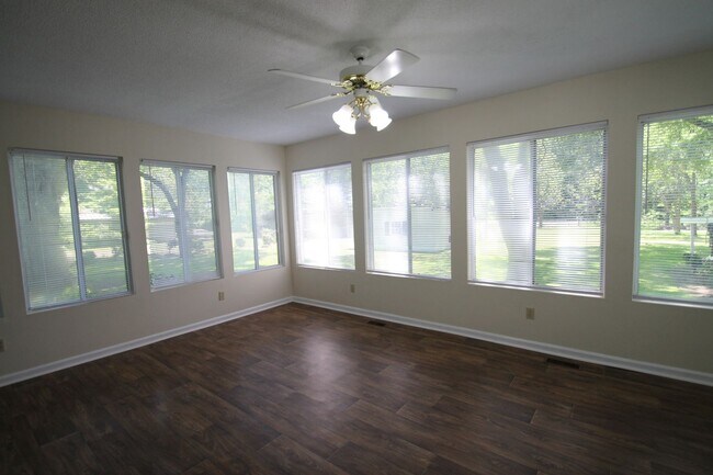 Building Photo - Exclusively Offered By Muse Realty Rentals, LLC