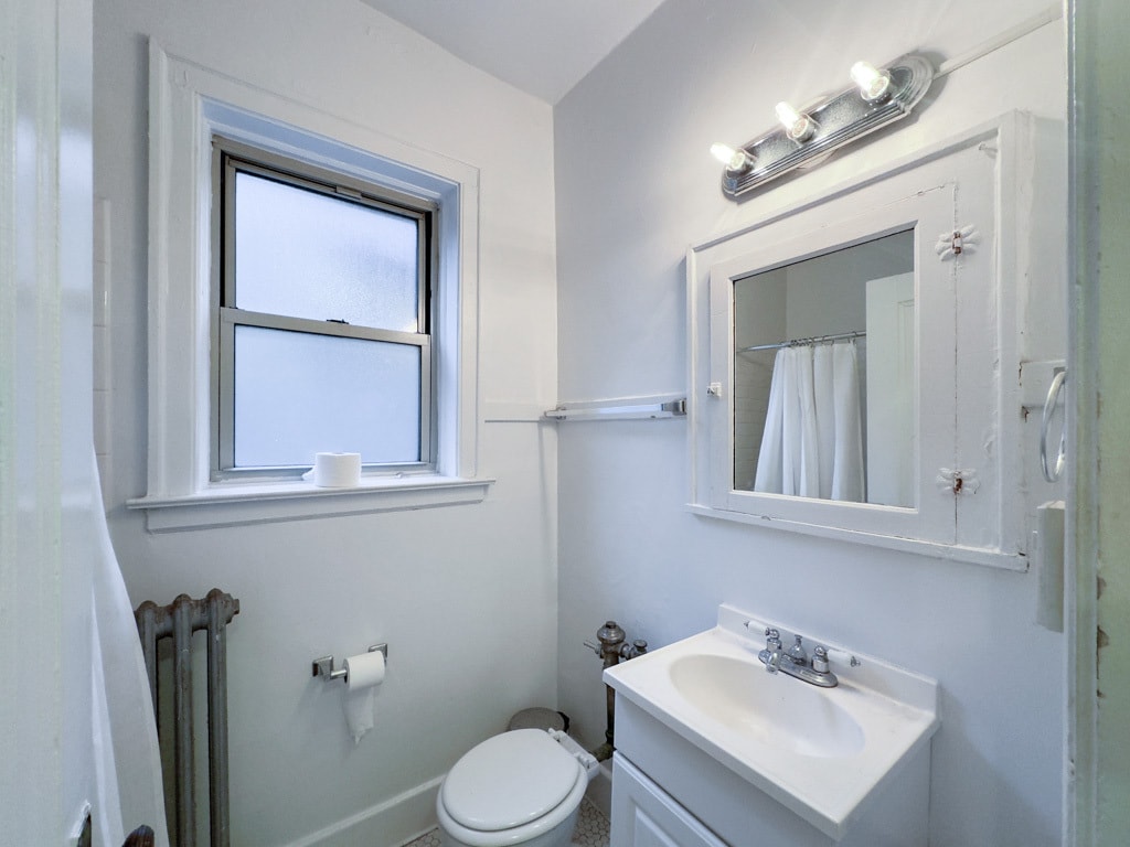 Building Photo - 2536 N Sawyer Ave