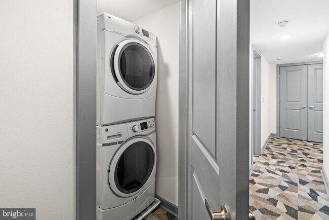 Building Photo - 411 W Berks St