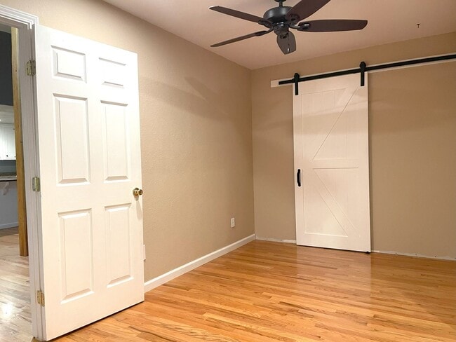 Building Photo - Lovely 2 bedroom, recently remodeled Grann...