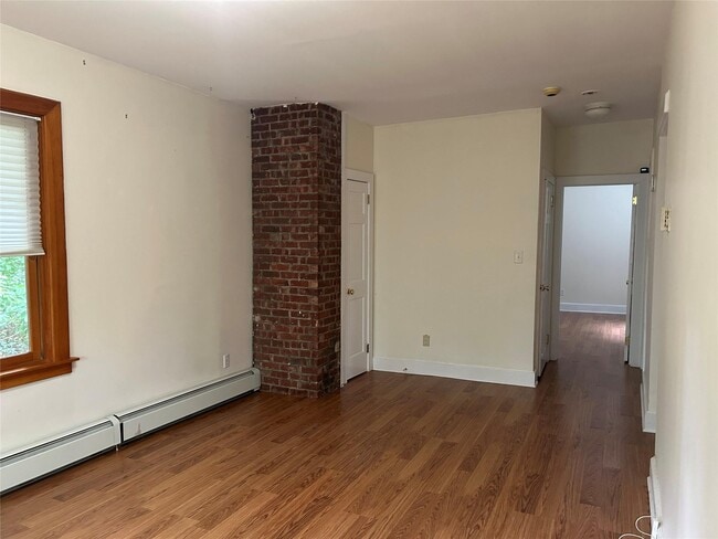 Building Photo - 139 Cove Neck Rd