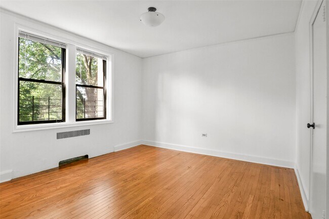 Building Photo - 325 Richbell Rd