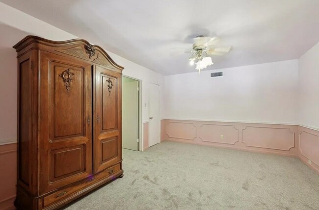 Building Photo - 5710 Glasgow Ln