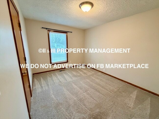 Building Photo - 1213 NE Ball Dr