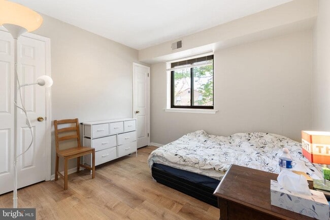 Building Photo - 45 Le Forge Ct