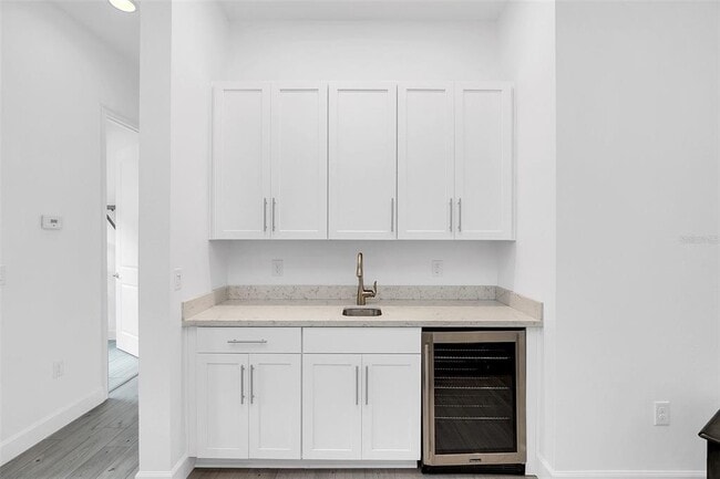 Building Photo - 8436 Via Vittoria Way