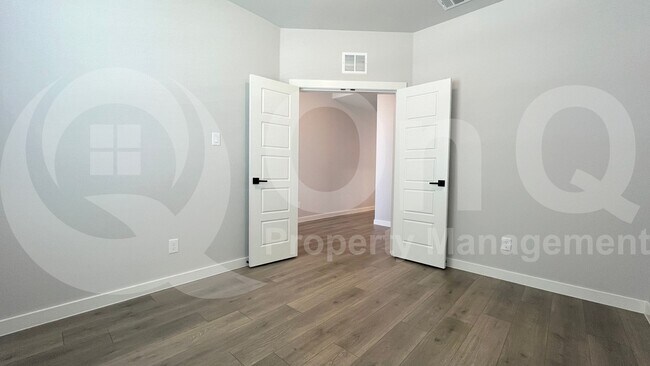 Building Photo - 5522 Blue Point Ln