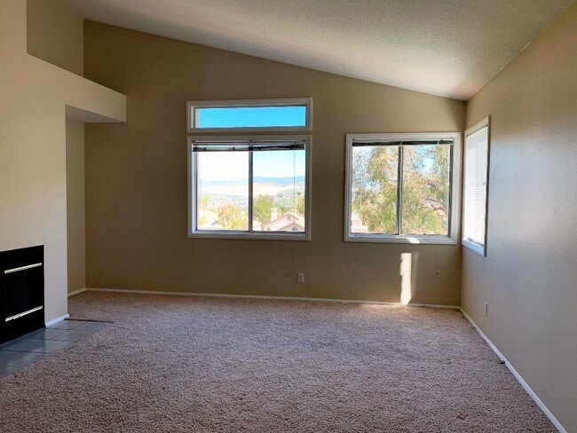 Building Photo - Downstairs bed + bath in gated community w...