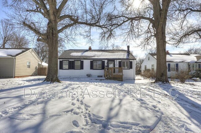 Building Photo - 410 Fieldcrest Dr