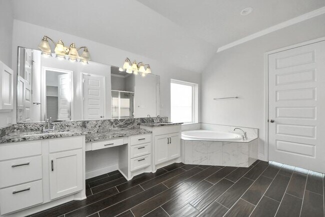 Building Photo - 28065 Woodland Bend Way