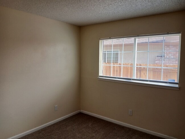 Building Photo - 400 Mokelumne Dr
