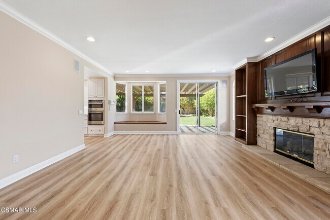 Building Photo - 1811 Fox Springs Cir