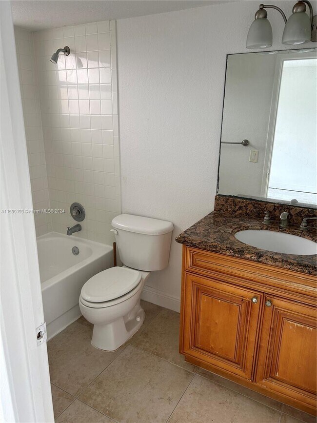 Building Photo - 1445 Lake Crystal Dr