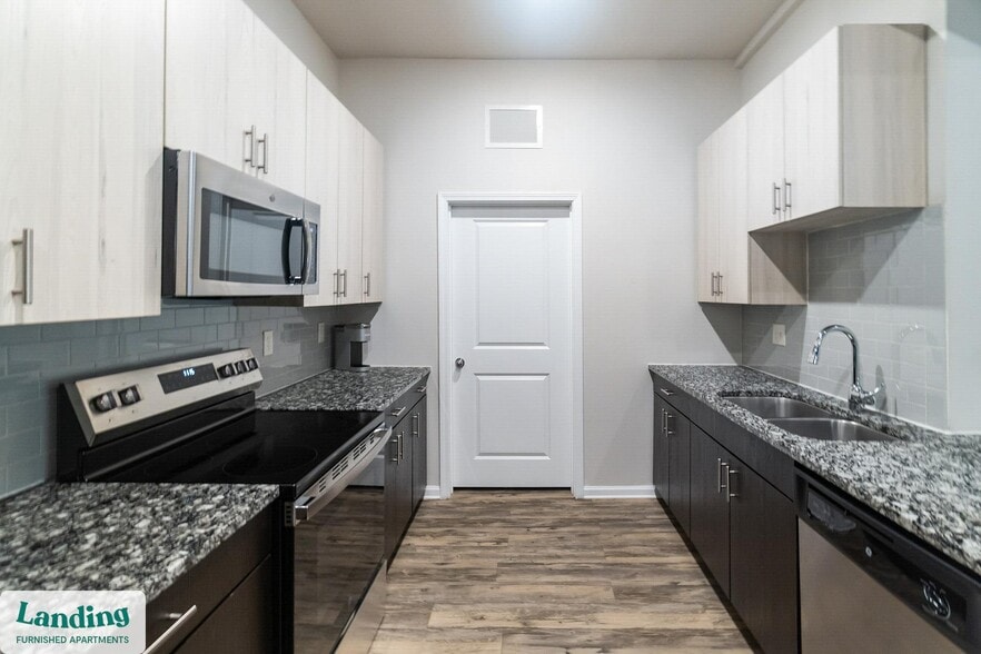 Building Photo - 655 W Mallard Creek Church Rd