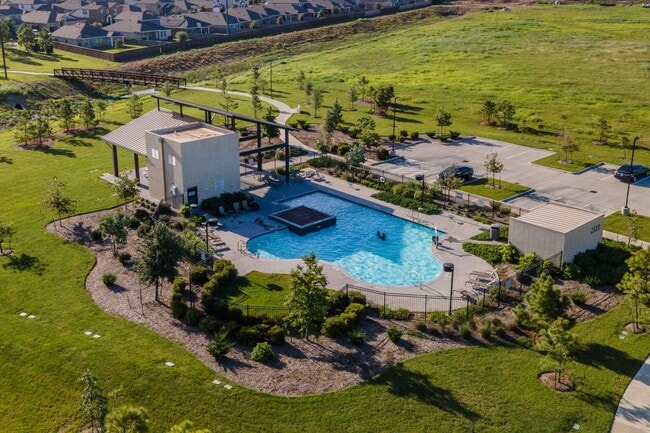Building Photo - 2218 Levant Ln