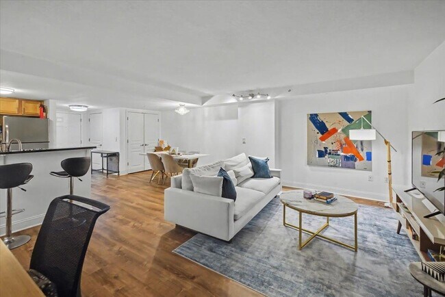 Building Photo - 4301 Park Ave