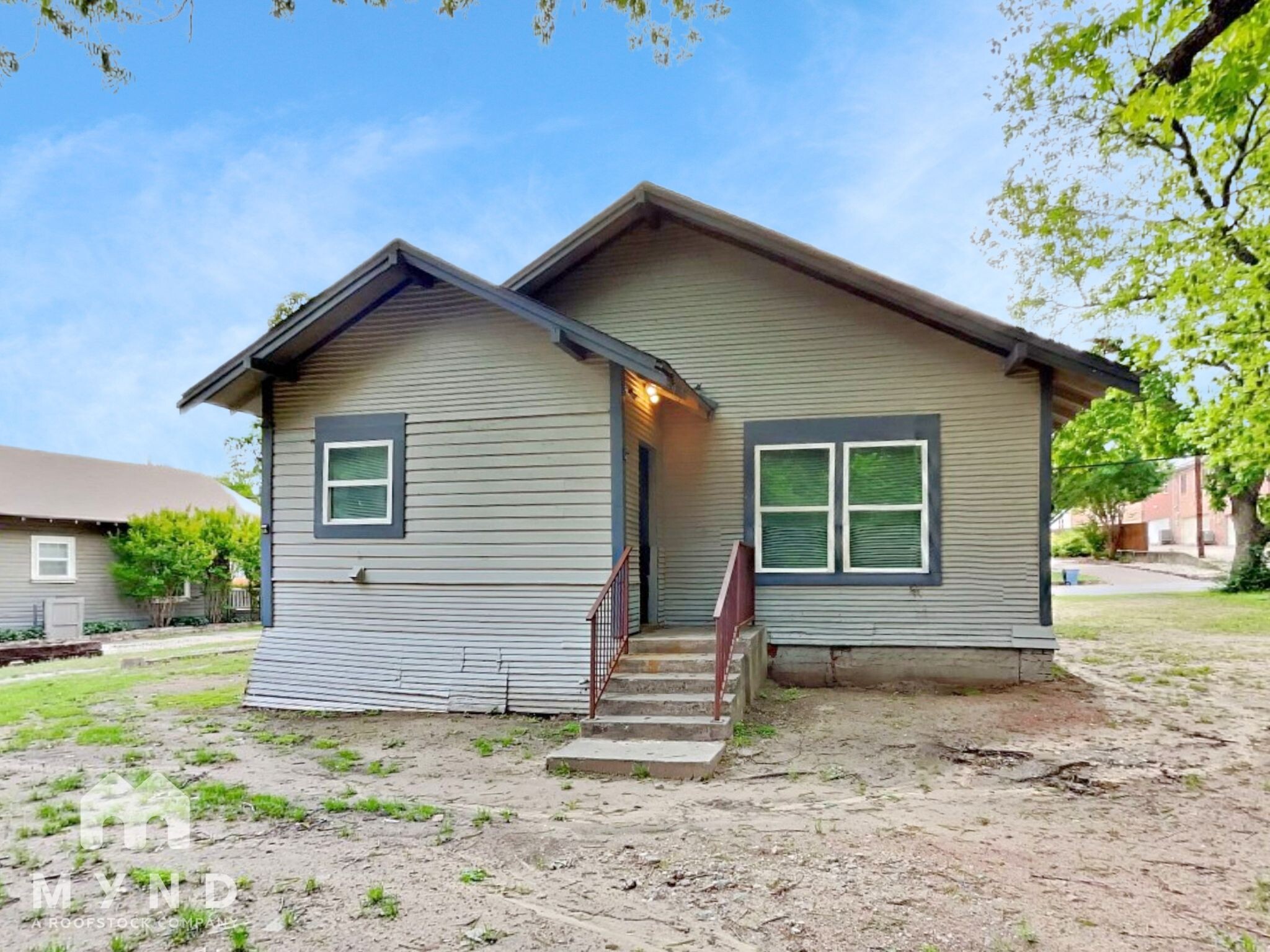 Building Photo - 114 S Lamar St