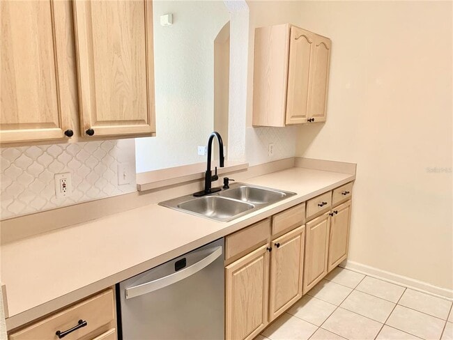 Building Photo - 1212 S Hiawassee Rd